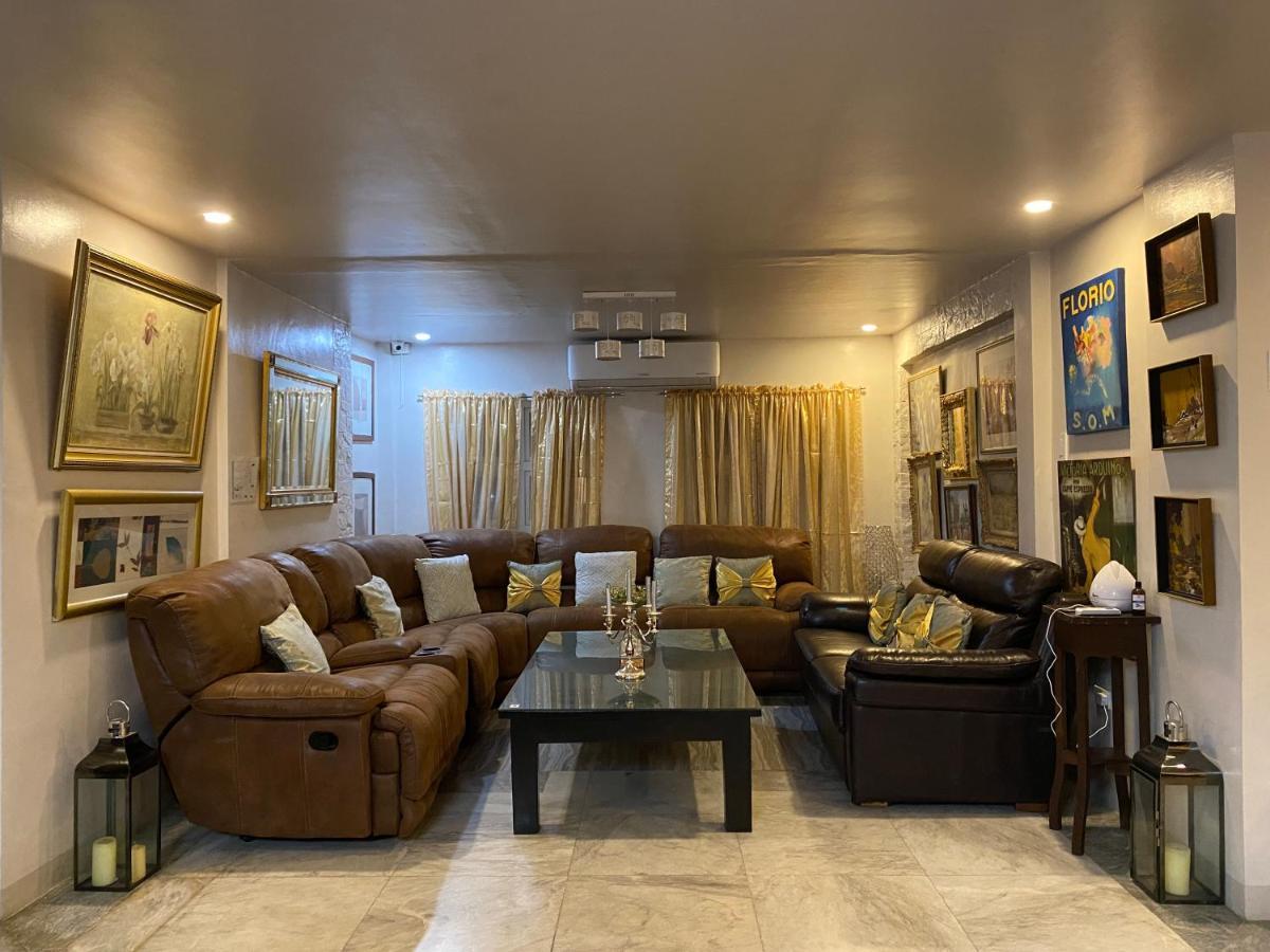 Casa Cecilia Hotel Bantay Exterior photo