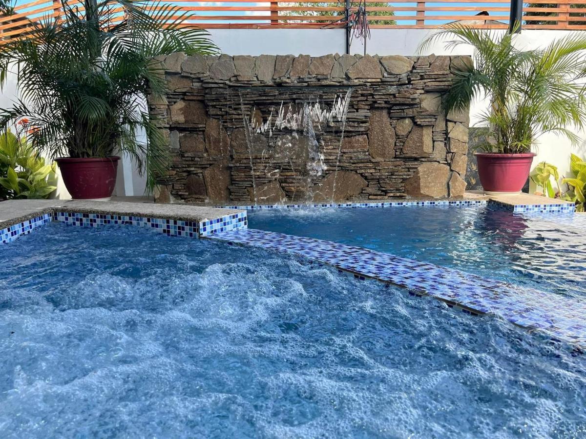 Casa Cecilia Hotel Bantay Exterior photo
