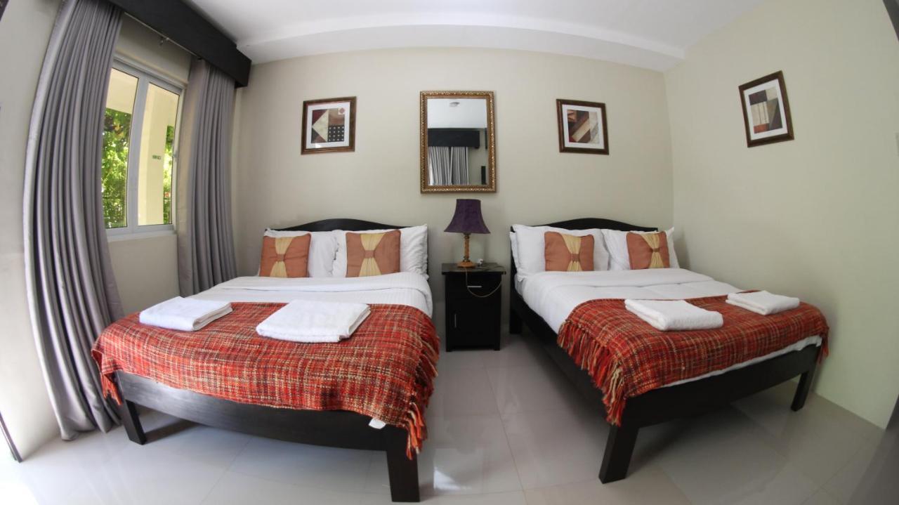 Casa Cecilia Hotel Bantay Exterior photo